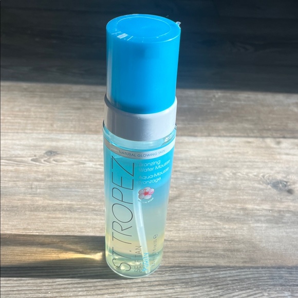 St. Tropez Self-Tan Purity Bronzing Water Mousse - Picture 2 of 3
